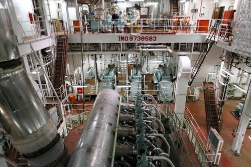 巨輪來了 排水量相當(dāng)于三個(gè) 遼寧號(hào) 正在青島趕工建造