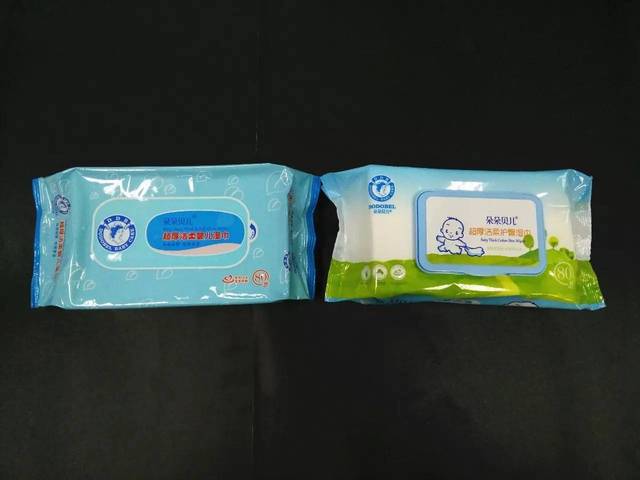 【陪伴】全新升級朵朵貝兒超厚潔柔護臀濕巾測評--新濕巾的秘密全方位告訴你!